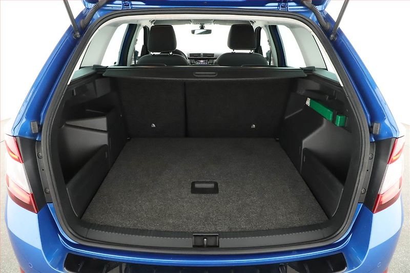 Škoda Fabia (2020) Style 1.0 TSI, Serv.kniha - fotka 15 z 16