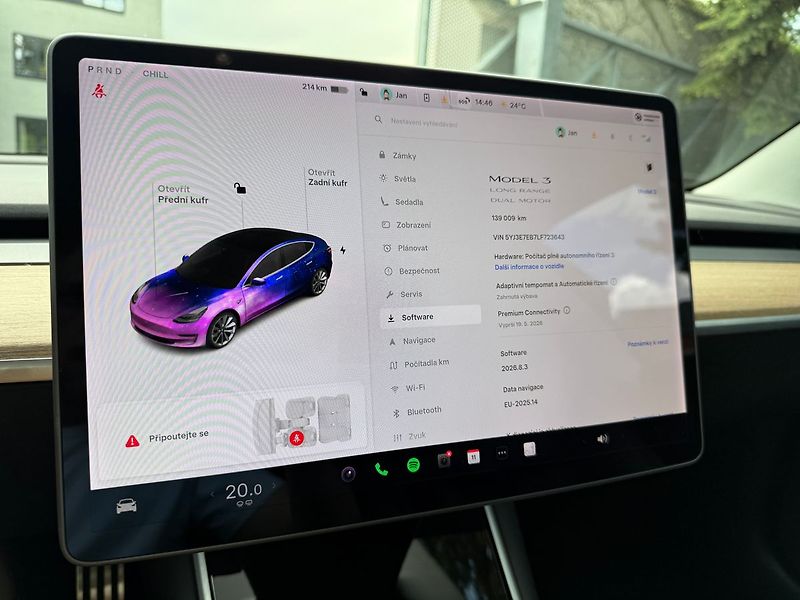 Tesla Model 3 Long Range AWD - fotka 24 z 38