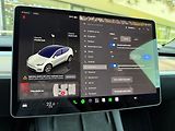 Tesla Model Y Standrart Range LFP Tažné - náhled 25