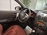 Nissan Qashqai 2,0   i 4x4 PANORAMA TAŽNÉ - náhled 15