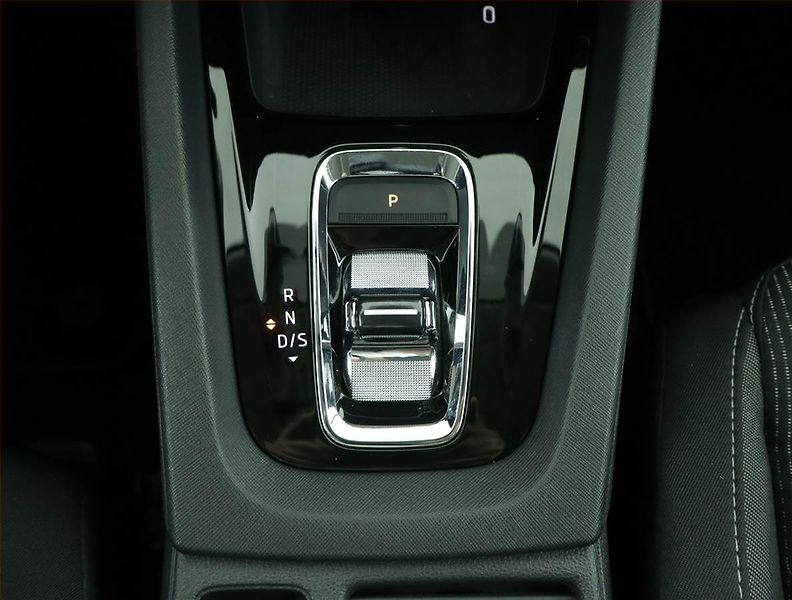 Škoda Octavia (2023) 2.0 TDI, Automat, Serv.kniha - fotka 13 z 17