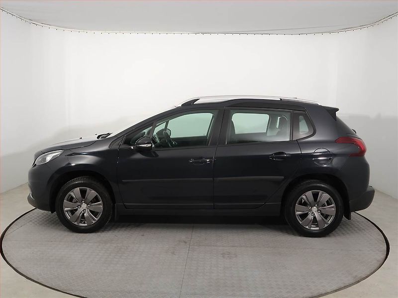 Peugeot 2008 (2019) 1.2 PureTech, ČR,1.maj - fotka 3 z 14