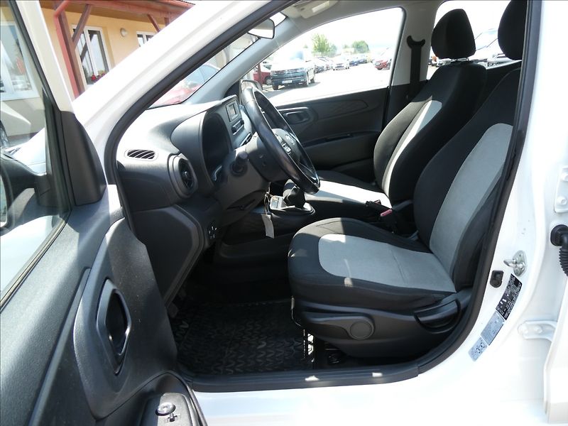 Hyundai i10 1,0 i 49kW 1.majitel, DPH, ČR - fotka 15 z 30