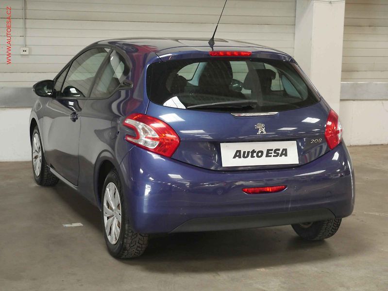 Peugeot 208 (2013) 1.2 PT, AC, tempo - fotka 4 z 17