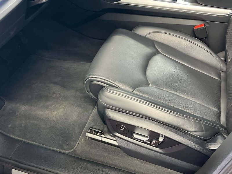 Audi Q7 (2023) S line 55 TFSI Quattro - fotka 11 z 20