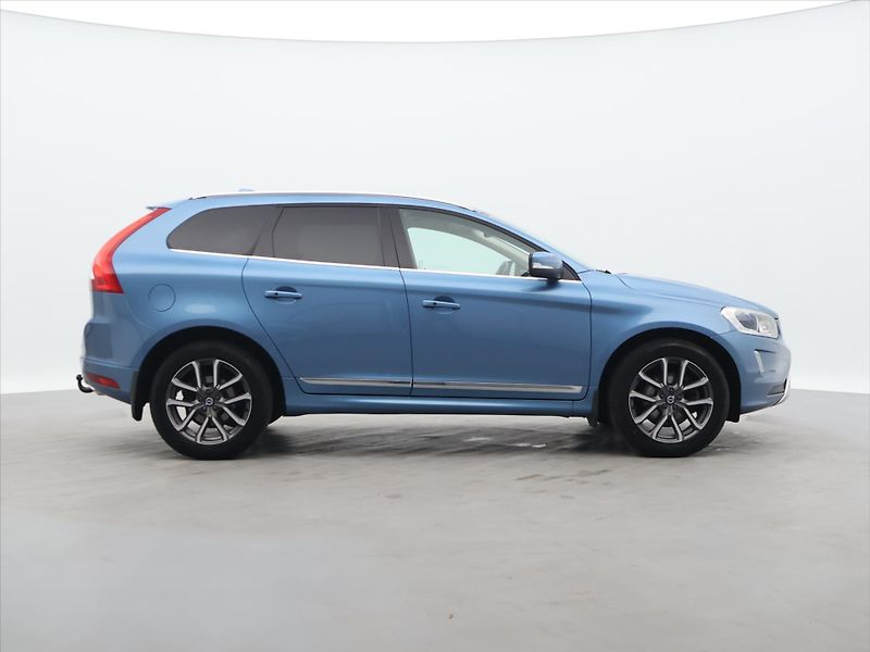 Volvo XC60 2,4 D5 169kW CZ Inscription - fotka 8 z 30
