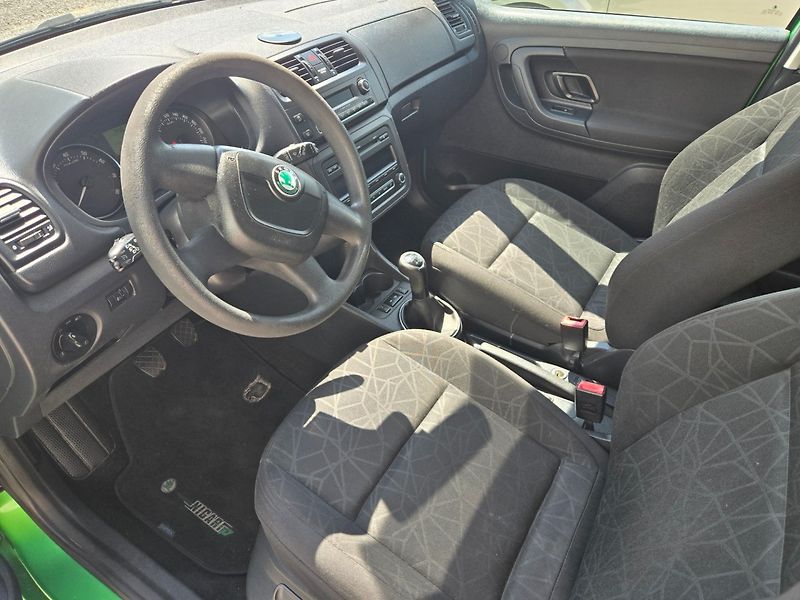 Škoda Fabia (2012) 1.2 TSI Serviska - fotka 10 z 34