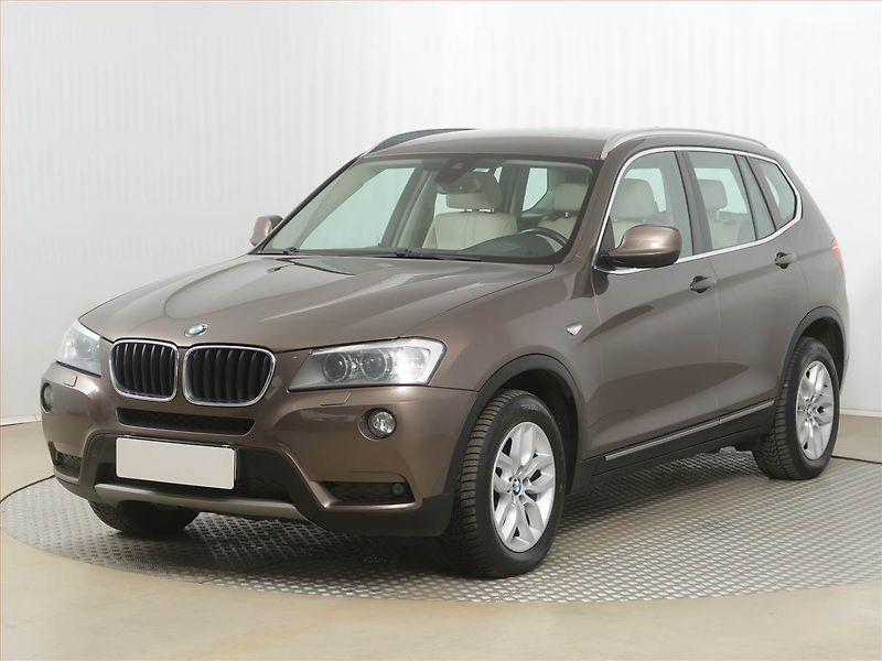 BMW X3 (2014) xDrive20d, 4X4, Automat, Navi - fotka 2 z 16