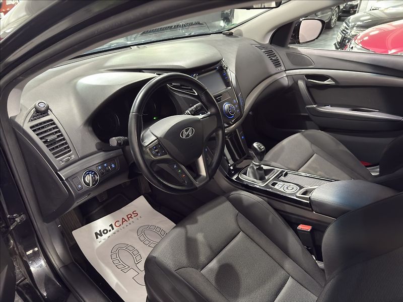 Hyundai i40 1,6   GDi KLIMA NAVI SERVIS ST - fotka 7 z 19