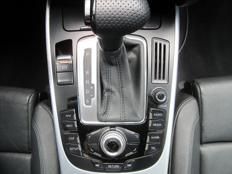 Audi A5 3,0 TDi 4x4 Navi S-Line B&O - fotka 27 z 38