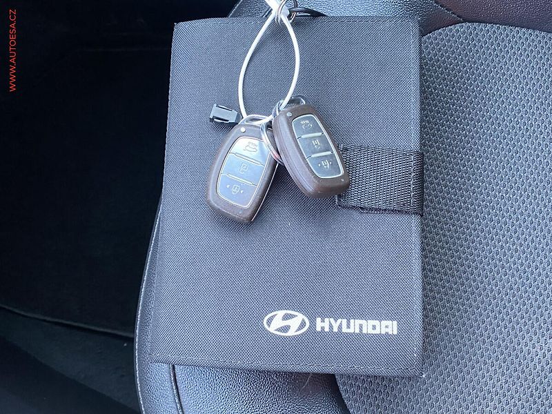 Hyundai ix35 (2014) 2.0CRDi 4x4, ČR, Trikolor, TZ - fotka 17 z 18