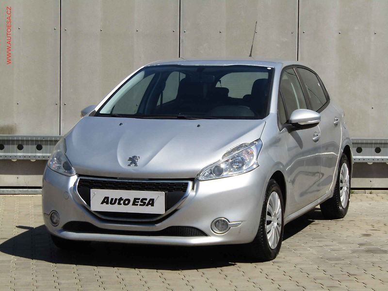 Peugeot 208 (2015) 1.4d, ČR, autoAC, temp - fotka 3 z 17