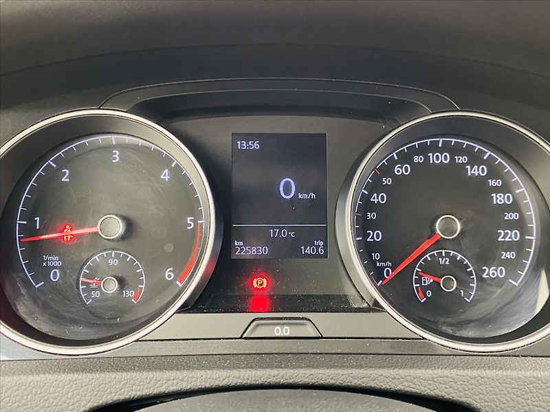 Volkswagen Golf 1,6 TDI 85kW LED Comfortline - fotka 11 z 26