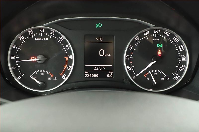 Škoda Octavia (2012) 1.6 TDI, Automat, Tempomat - fotka 8 z 18