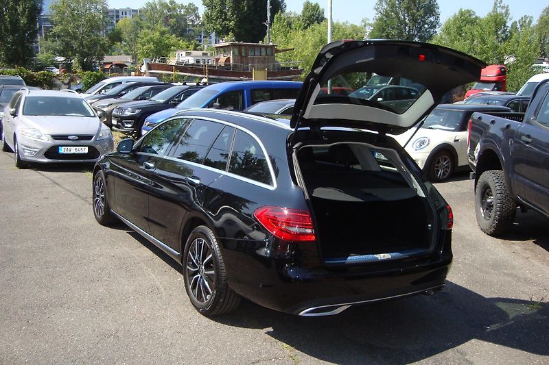 Mercedes-Benz Třídy C (2021) 220D,143kW, Exclusivce,S.kniha - fotka 16 z 92