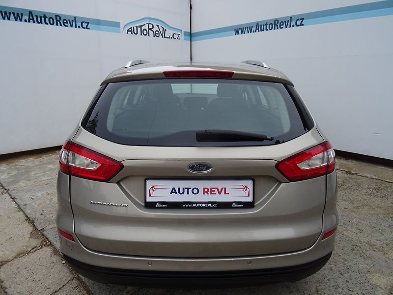 Ford Mondeo (2015) 1.6TDCi,85kW,e.serv.k,navi - fotka 23 z 24