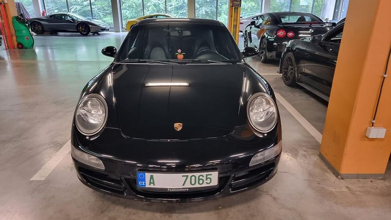 Porsche 911 (2005) 997.1 3.6 CARRERA automat 2005 - fotka 2 z 10