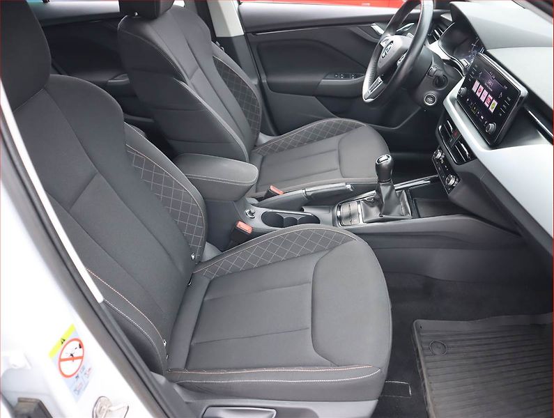 Škoda Kamiq (2019) Style 1.0 TSI, Serv.kniha - fotka 9 z 20