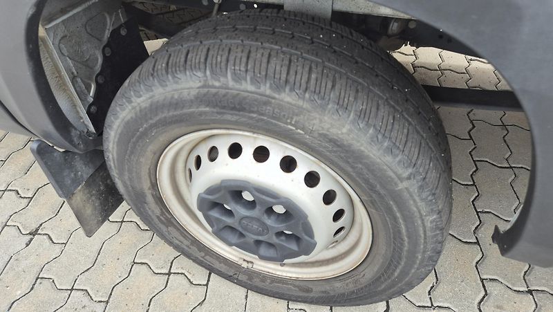Iveco Daily (2024) 35S18 klima, 16m3 - fotka 4 z 14