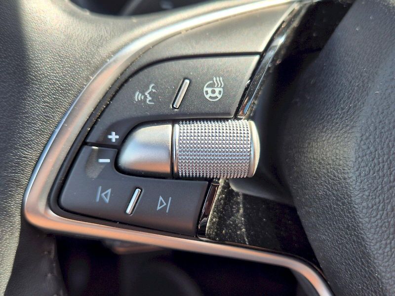 Škoda Karoq (2025) Top Selection 1.5 TSI 110 kW 7 - fotka 33 z 39