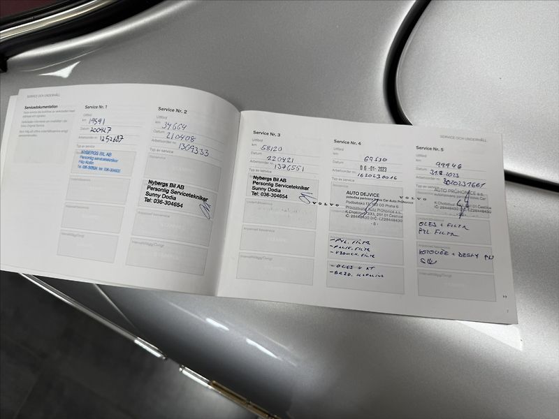 Volvo XC40 2,0   D4 INSCRIPTION ZÁRUKA 28 - fotka 45 z 46