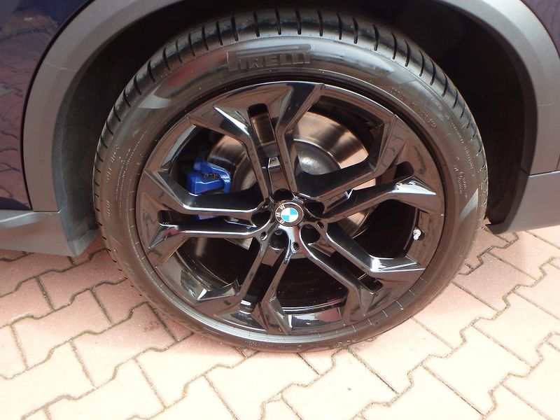BMW X5 (2019) 3.0 da,X-Line,INDIVIDUAL,Laser - fotka 31 z 33