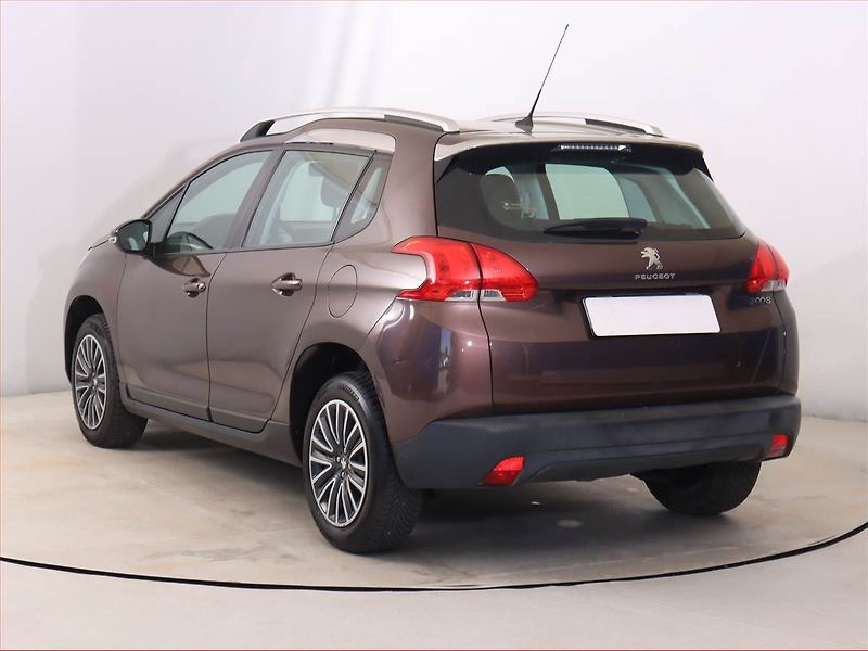 Peugeot 2008 (2013) 1.2 VTi, Serv.kniha, Navi - fotka 4 z 17