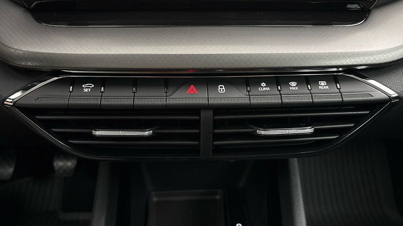 Škoda Octavia 2.0 TDI Ambition Combi - fotka 13 z 25