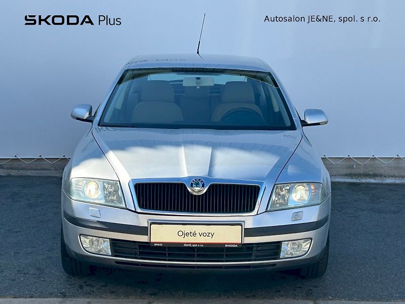Škoda Octavia (2006) Ambiente 1.6 FSI 85 kW - fotka 4 z 23