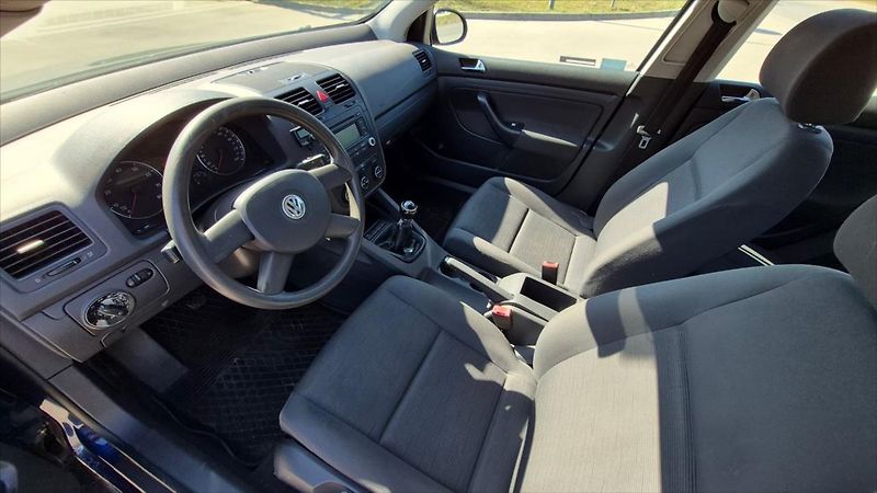 Volkswagen Golf 1,6 FSi 75Kw ČR Klima nová STK - fotka 9 z 16