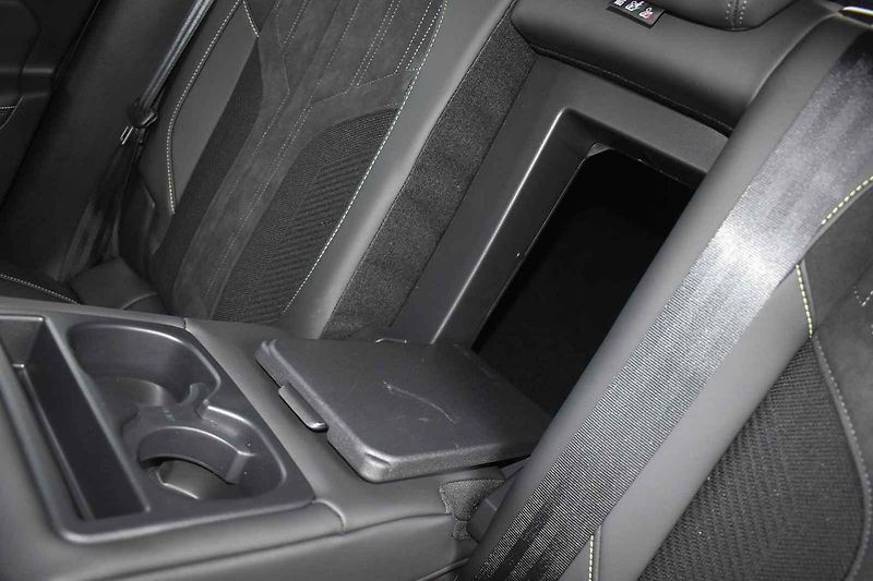 Peugeot 408 je solidně prostorný rodinný vůz s atraktivním vzhledem