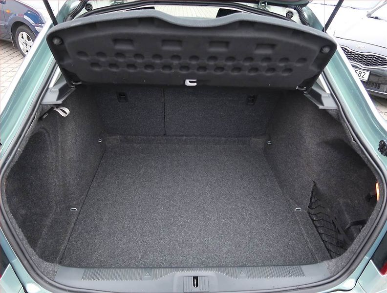 Škoda Octavia (2011) Ambiente 1.4 TSI, Serv.kniha - fotka 13 z 15