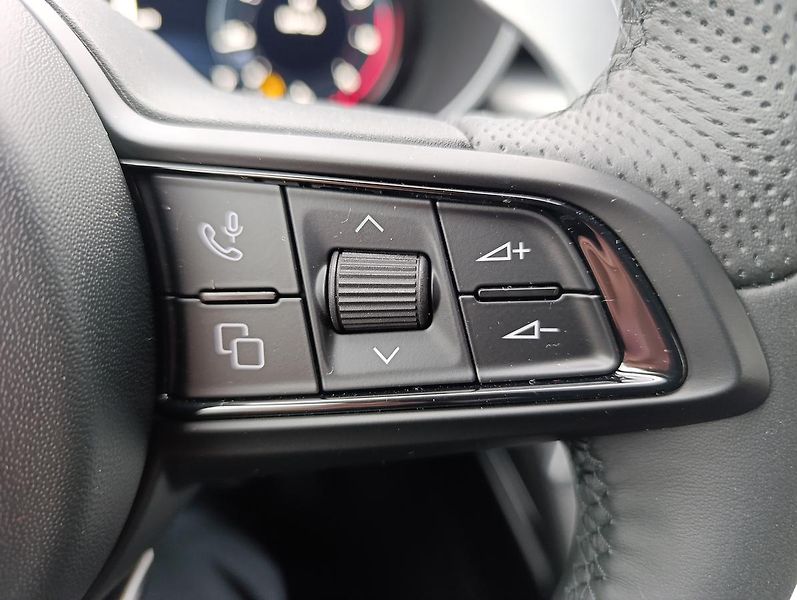 Alfa Romeo Stelvio Veloce 2,0 Turbo 280k AWD - fotka 22 z 32