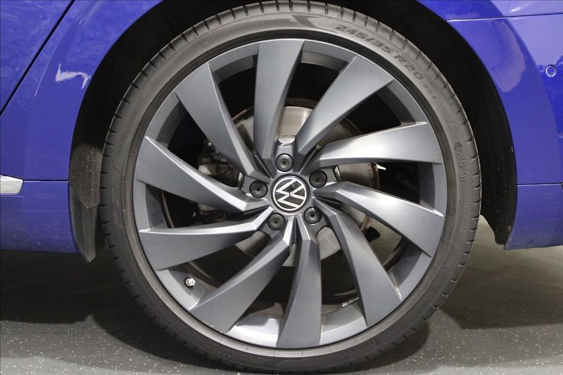 Volkswagen Arteon Shooting Brake 2,0 TDI 4Motion R-line 1.maj. - fotka 33 z 35
