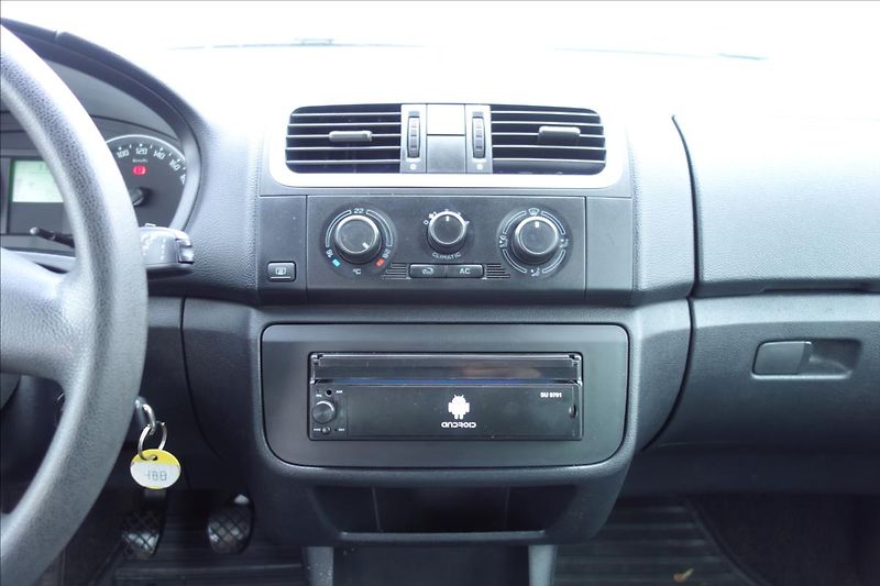 Škoda Fabia 1,2 i,ČR,2 MAJ.,SERV.KN.,KLIMA - fotka 19 z 44