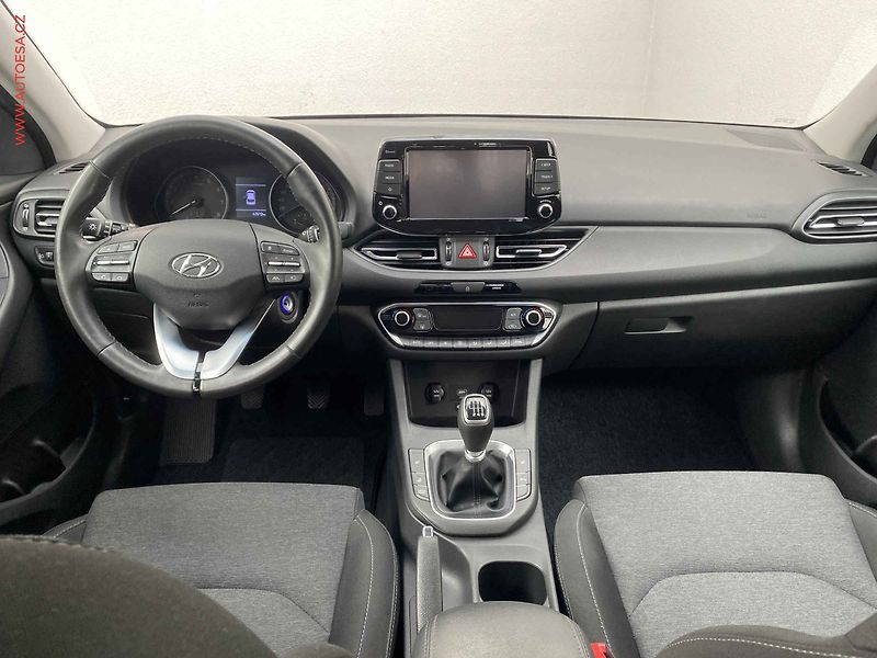 Hyundai i30 (2023) 1.5 T-GDi 48V, 1.maj,ČR - fotka 8 z 18