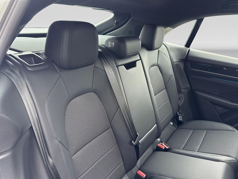 Porsche Macan 4 - fotka 28 z 30