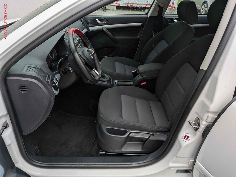 Škoda Octavia (2007) 1.9 TDi 4x4, ČR, AC, TZ - fotka 9 z 13
