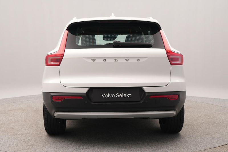 Volvo XC40 D3 MOMENTUM AUT  - fotka 10 z 46