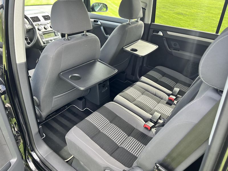 Volkswagen Touran 1.6 MPI 75KW,7MÍST,DIGI,NAVI - fotka 14 z 46