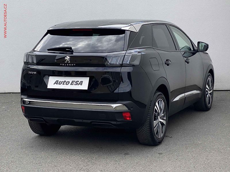 Peugeot 3008 (2022) 1.5 HDi, Allure, AT, navi - fotka 4 z 17