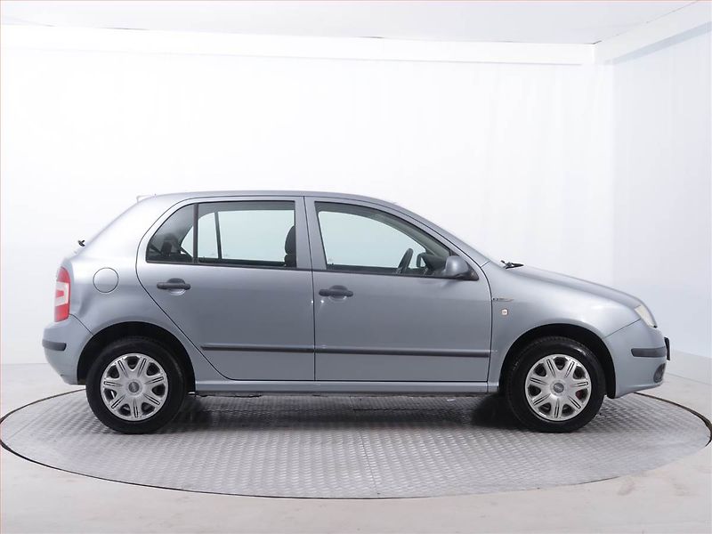 Škoda Fabia (2005) 1.4 16V, nová STK - fotka 6 z 15