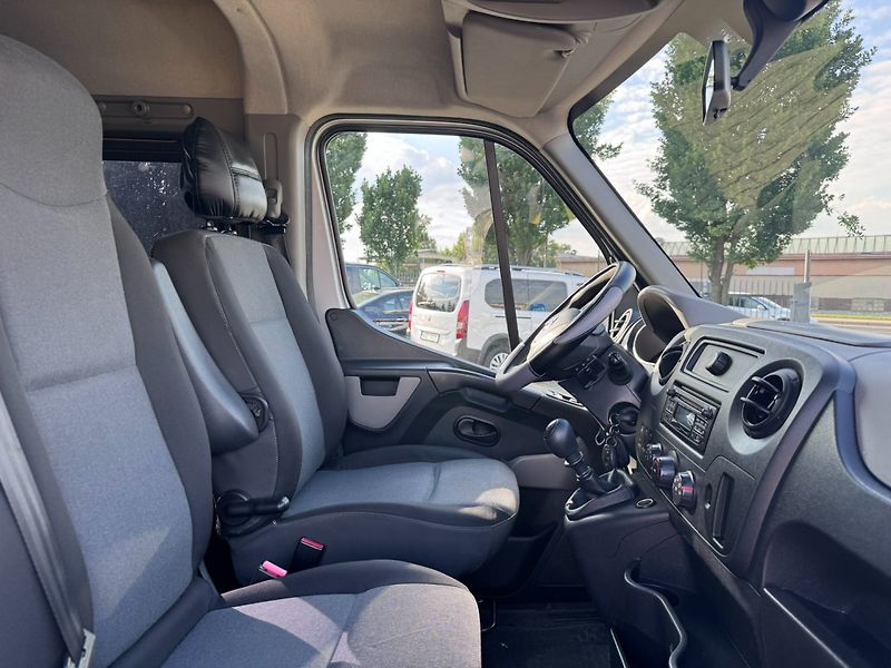 Nissan NV400 (2016) 9 MÍST 2,3D 107 KW TAŽNÉ L2H2 - fotka 38 z 45