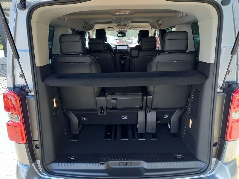 Toyota ProAce Verso 2,2 L1 AT8 7S VIP - fotka 13 z 18