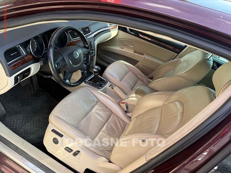 Škoda Superb (2010) 2.0TDi, AT, navi, bixen - fotka 3 z 3