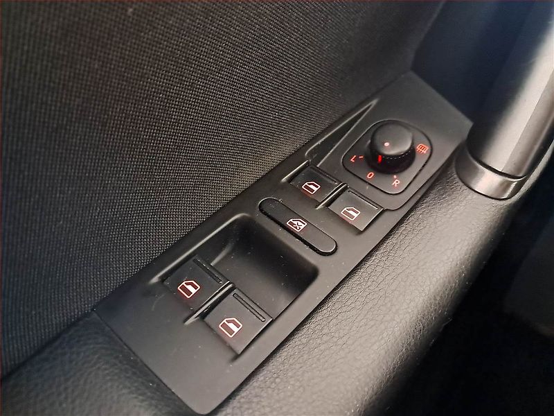 Volkswagen Passat (2014) Comfortline 2.0 TDI, Navi - fotka 16 z 17