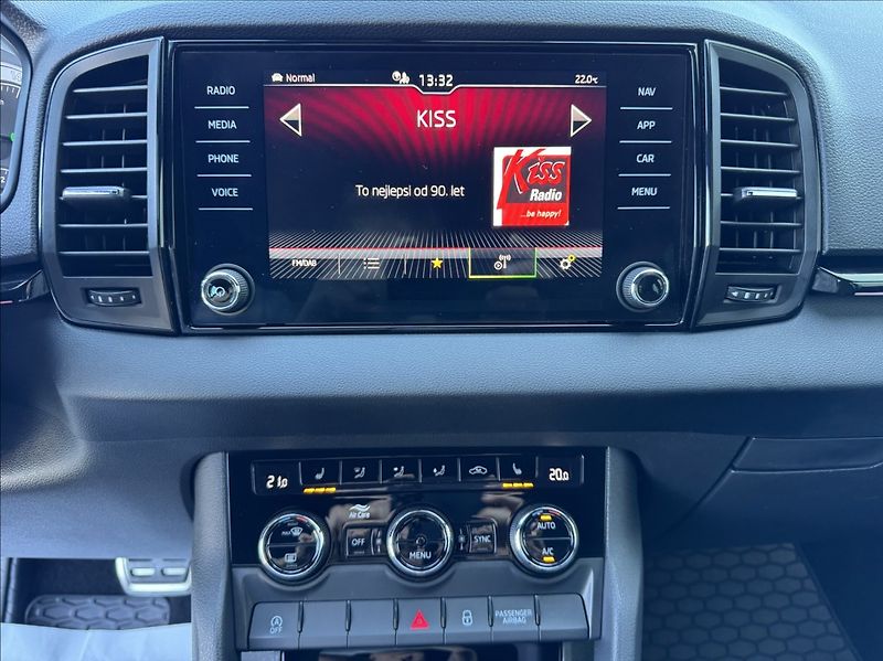 Škoda Karoq 1,5 TSI DSG SPORTLINE DPH ČR - fotka 31 z 50