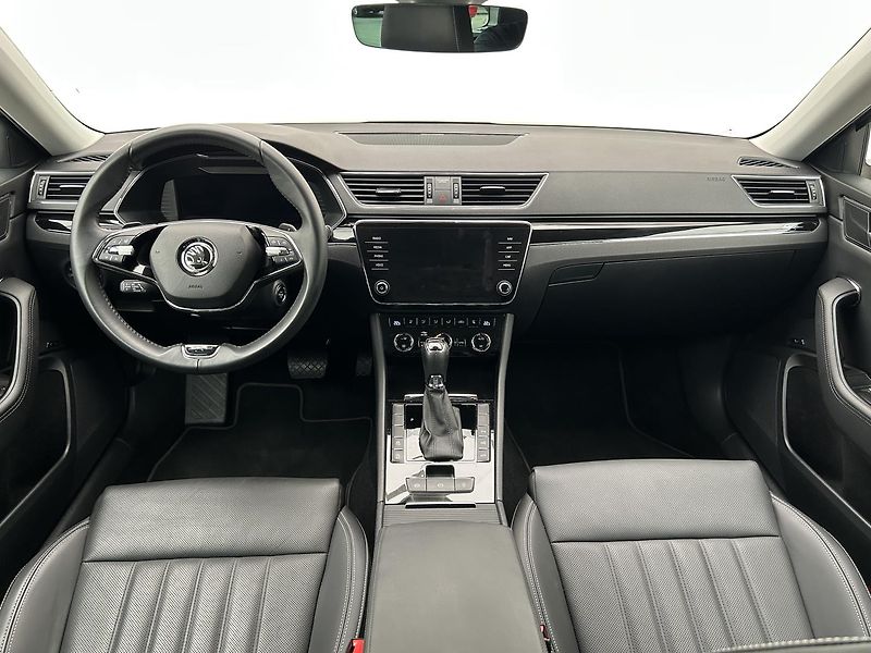 Škoda Superb 2.0 TDI L & K - fotka 5 z 35