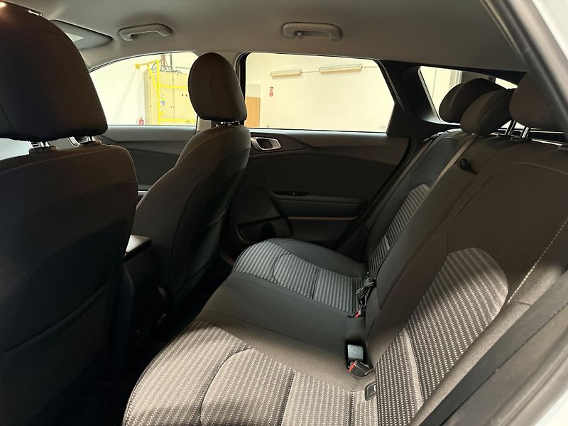 Kia Ceed 1.5 T-GDI 118kW Exclusive SW - fotka 11 z 13