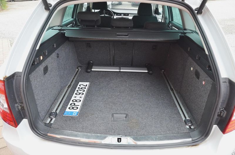 Škoda Superb (2015) 2.0 TDi DSG 4x4 WEBASTO /TAŽNÉ - fotka 9 z 38